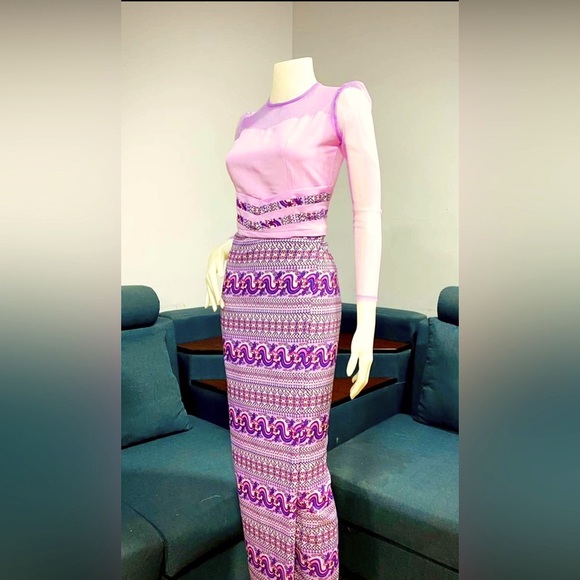 Purple elegant designer tailed blouse and skirt with adjustable clips. NWT - Picture 1 of 1